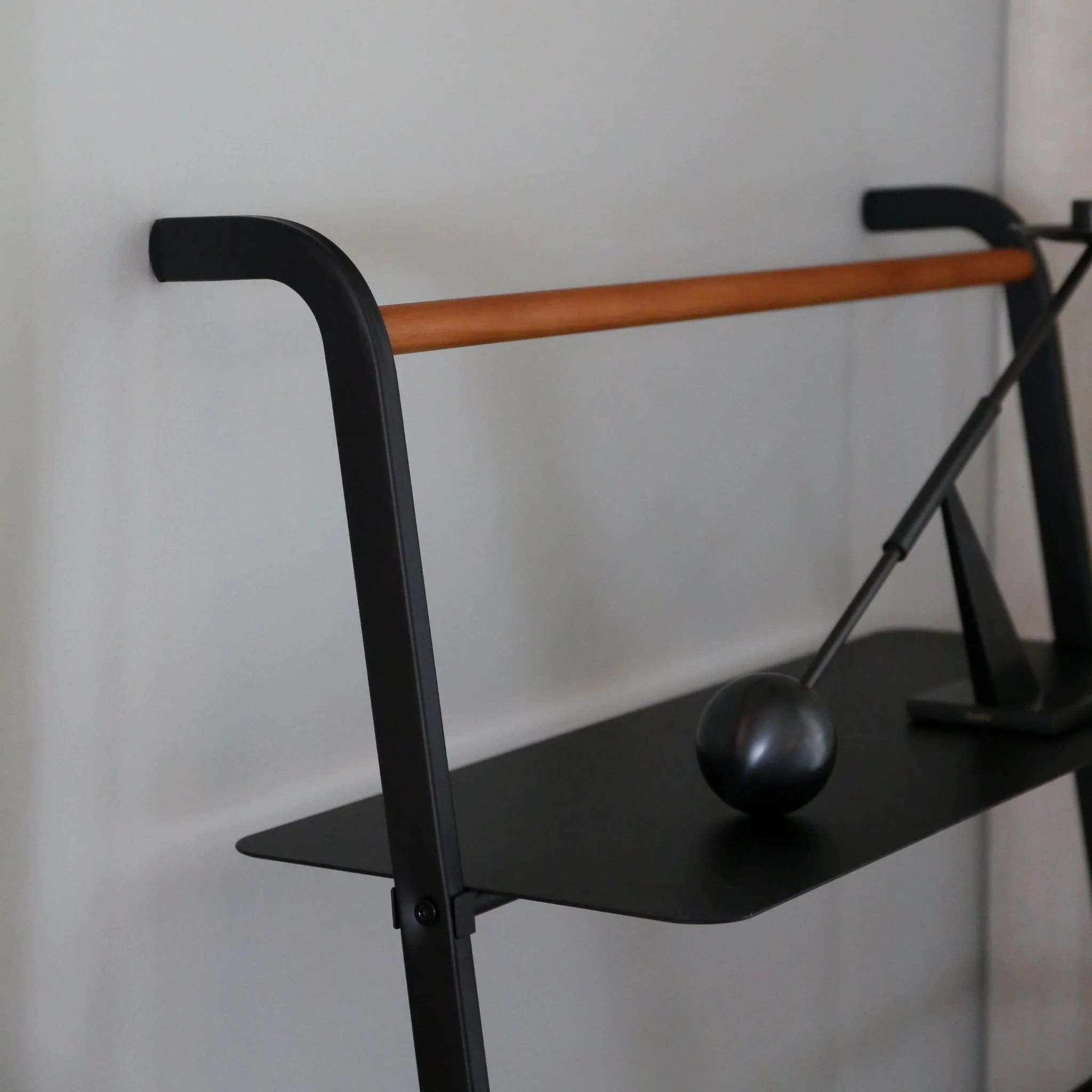 YAMAZAKI Tower Leaning Ladder with Adjustable Shelf, Black - Image 3