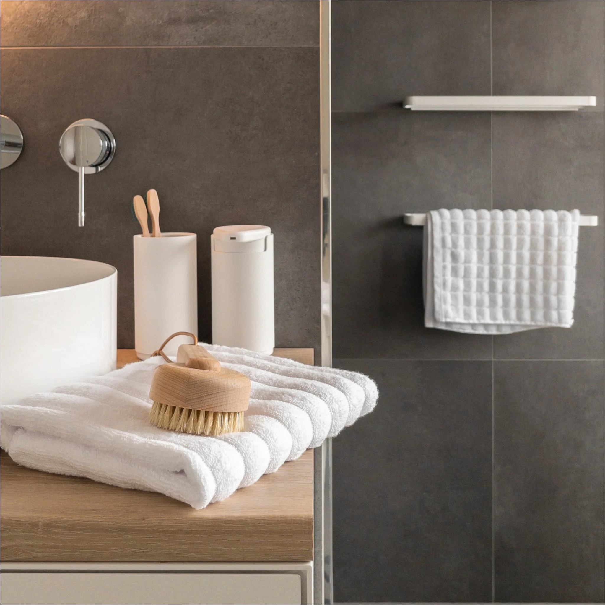 ZONE DENMARK Rim Soap Dispenser 200 ml, White - Image 2