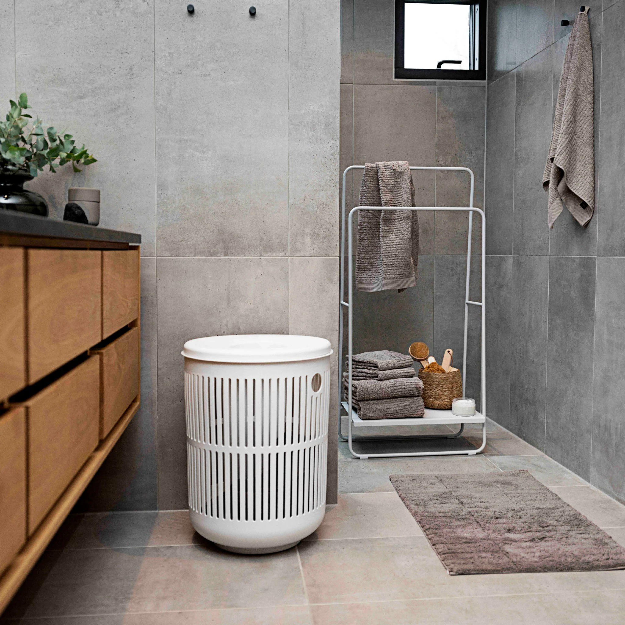 ZONE DENMARK Ume Laundry Basket 60L w/Lid, White - Image 3